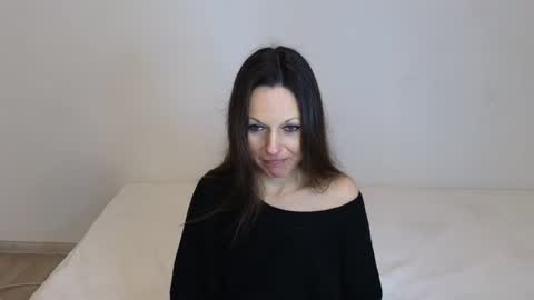 Giulia online show from February 9, 2026, 1:48 pm