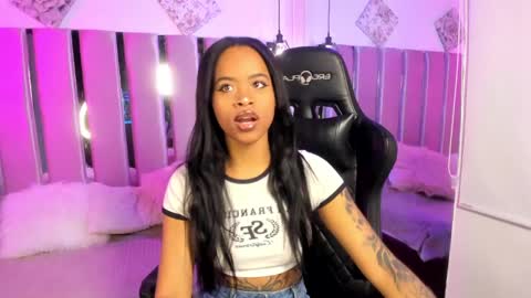 Snapshot of angelsmia_ chatting on September 27, 2025, 4:17 am MIA available content ask online show from September 27, 2025, 4:17 am