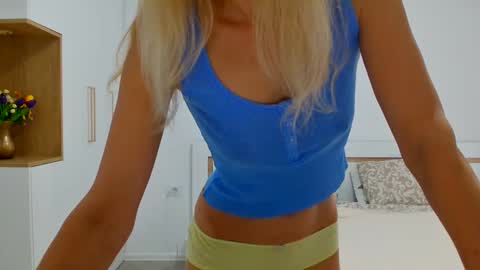 Snapshot of angelsquirting chatting on December 28, 2024, 12:24 pm Alesia online show from December 28, 2024, 12:24 pm