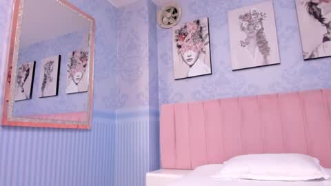 Snapshot of angelstonne_ chatting on January 23, 2025, 10:32 am Angel online show from January 23, 2025, 10:32 am