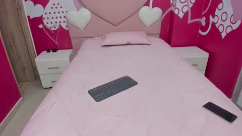 Snapshot of angelstonne_ chatting on February 10, 2025, 10:09 am Angel online show from February 10, 2025, 10:09 am