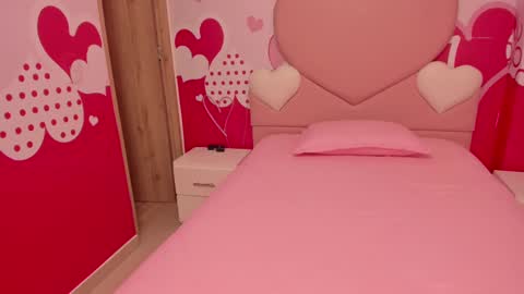 Snapshot of angelstonne_ chatting on February 11, 2025, 9:42 am Angel online show from February 11, 2025, 9:42 am