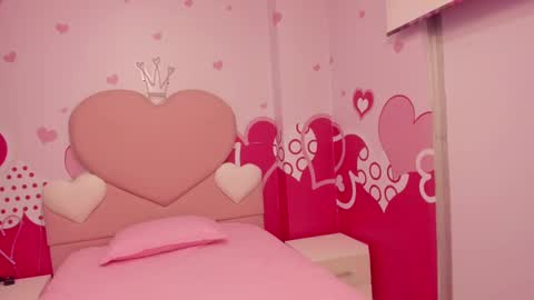 Snapshot of angelstonne_ chatting on February 12, 2025, 9:52 am Angel online show from February 12, 2025, 9:52 am