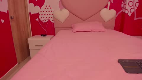 Snapshot of angelstonne_ chatting on February 14, 2025, 9:24 am Angel online show from February 14, 2025, 9:24 am