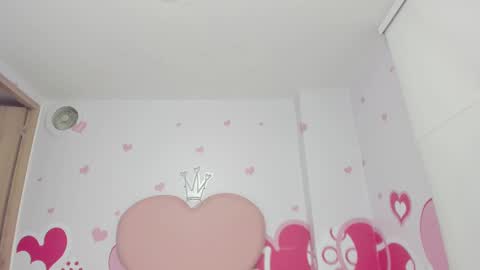 Snapshot of angelstonne_ chatting on March 1, 2025, 9:07 am Angel online show from March 1, 2025, 9:07 am