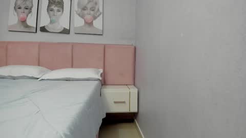 Snapshot of angelstonne_ chatting on March 10, 2025, 9:53 am Angel online show from March 10, 2025, 9:53 am