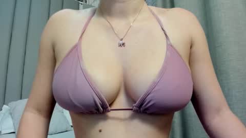 Snapshot of angelstonne_ chatting on September 17, 2025, 11:12 am Angel online show from September 17, 2025, 11:12 am