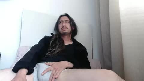 angeluxxxifer online show from November 4, 2025, 4:06 pm