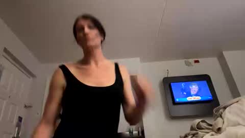 AngelxLondon online show from October 25, 2025, 3:47 am