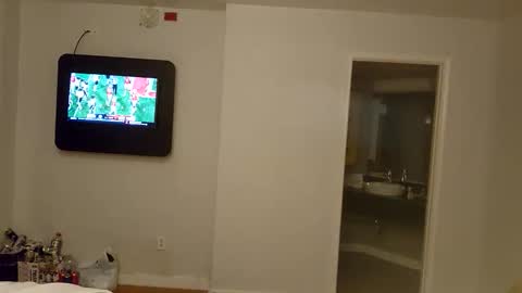 AngelxLondon online show from October 26, 2025, 3:34 am