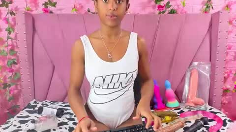 Snapshot of angeyapetite chatting on November 18, 2025, 11:36 am Anyega online show from November 18, 2025, 11:36 am