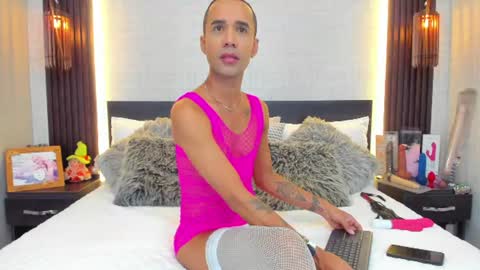Snapshot of anghel_stone chatting on July 18, 2026, 2:16 am Anghel Stone online show from July 18, 2026, 2:16 am