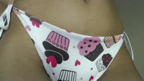 angie_fox1 online show from November 29, 2025, 1:36 pm