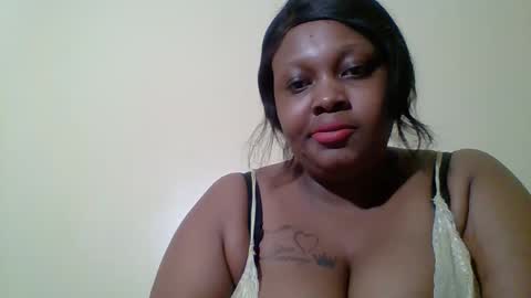 Snapshot of angienew chatting on October 31, 2025, 9:38 pm Angie online show from October 31, 2025, 9:38 pm