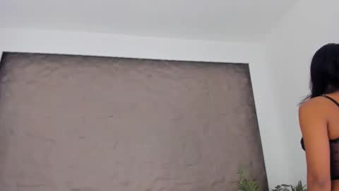 angy_avila online show from November 5, 2025, 11:21 am