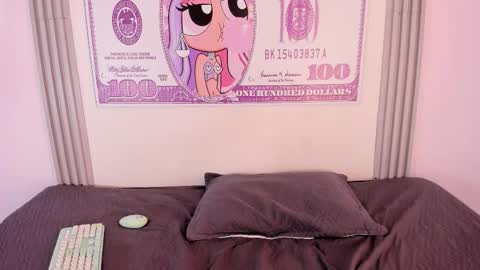 angy_avila online show from December 23, 2025, 2:53 am