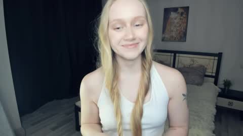 Violet online show from April 3, 2026, 7:45 pm