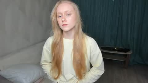 Snapshot of anhedney chatting on April 15, 2026, 7:26 am Violet online show from April 15, 2026, 7:26 am