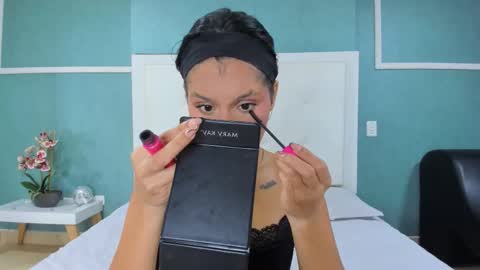 Ania online show from October 11, 2025, 1:31 pm