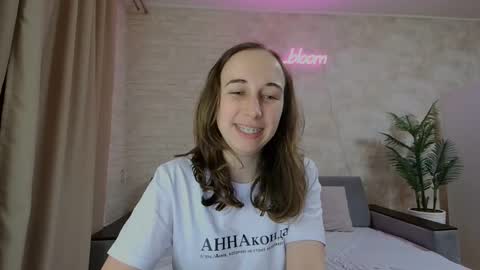 anikabloom online show from February 3, 2025, 1:09 am