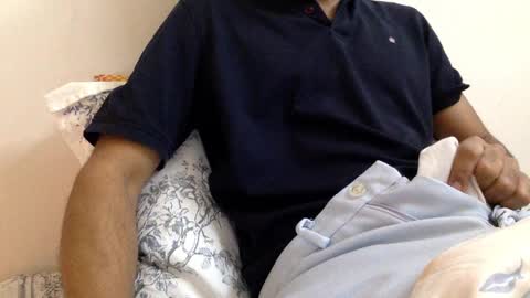 aniketkesari1 online show from January 11, 2026, 1:49 pm