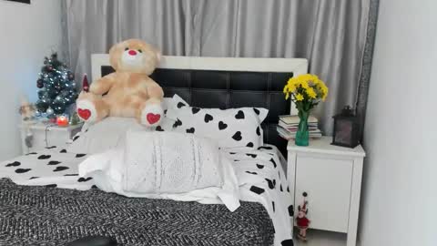 Anisia online show from January 15, 2026, 2:43 pm