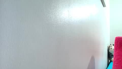 ana independent model online show from November 29, 2025, 11:35 am