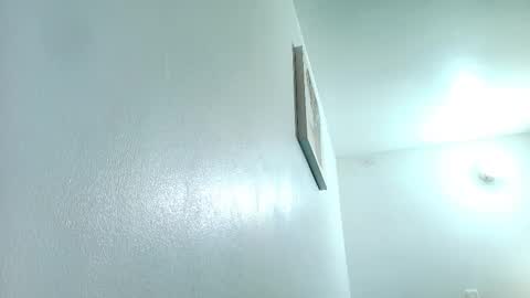 ana independent model online show from December 18, 2025, 8:09 am