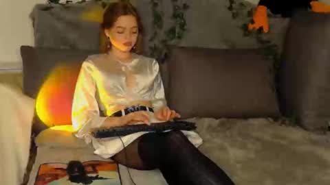 anita__grey online show from December 18, 2024, 5:31 pm