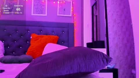 Anitafoxx online show from December 14, 2025, 3:28 pm