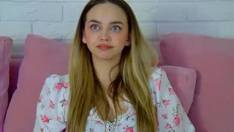 Snapshot of anitaventure chatting on April 1, 2026, 1:41 pm AnitaVenture online show from April 1, 2026, 1:41 pm