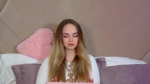 Snapshot of anitaventure chatting on April 4, 2026, 4:26 pm AnitaVenture online show from April 4, 2026, 4:26 pm