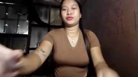 anivia15 online show from November 19, 2025, 1:27 am