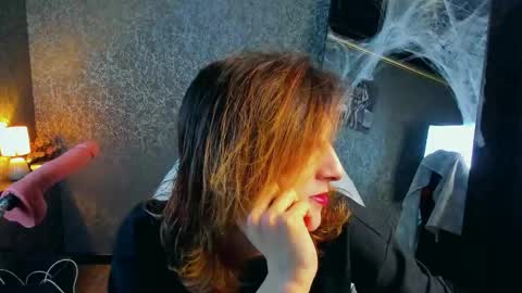 Snapshot of anjella_botton chatting on May 14, 2026, 6:58 pm Angel online show from May 14, 2026, 6:58 pm