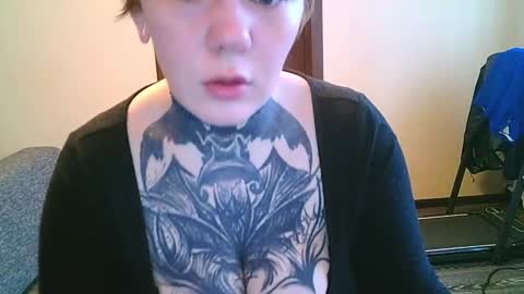 ann_lelala_ online show from February 13, 2025, 9:20 am