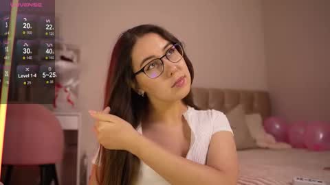 Snapshot of ann_space chatting on December 1, 2025, 5:18 pm ann_space online show from December 1, 2025, 5:18 pm