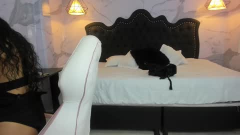 Ana  online show from September 25, 2025, 12:20 pm