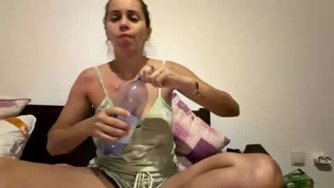 Snapshot of anna___25 chatting on July 5, 2026, 6:04 pm Anna online show from July 5, 2026, 6:04 pm