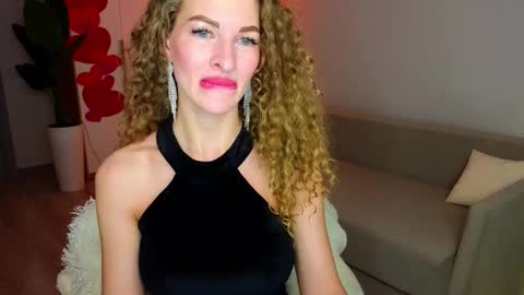 anna__herrera online show from February 10, 2026, 11:42 pm