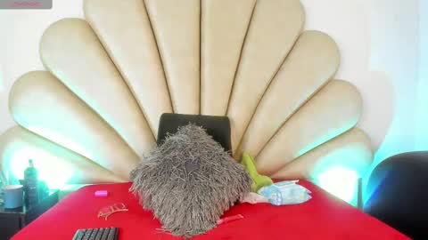 Anna  online show from March 8, 2025, 12:52 pm