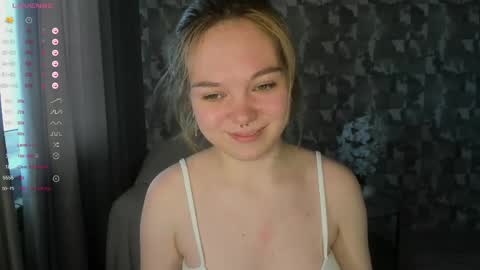 Snapshot of anna_aaaa chatting on May 18, 2026, 2:12 pm Anna online show from May 18, 2026, 2:12 pm