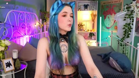 Violett online show from December 4, 2024, 4:27 pm