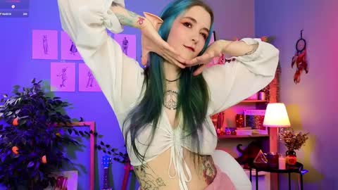 Violett online show from January 21, 2025, 4:37 pm