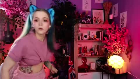 Violett online show from March 4, 2025, 4:20 pm