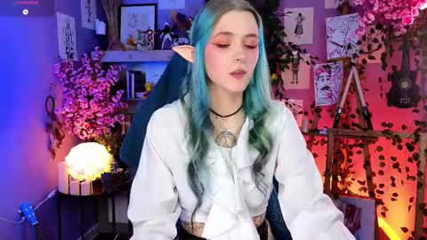 Violett online show from March 6, 2025, 3:13 pm