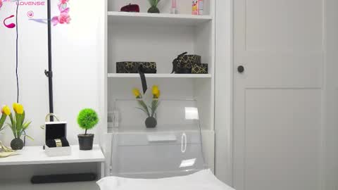 Anna online show from November 6, 2025, 12:39 pm