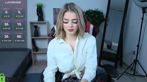 Anna online show from November 10, 2025, 3:33 pm