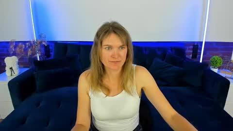 Snapshot of annabel_xxx chatting on October 2, 2025, 6:37 pm Annabel online show from October 2, 2025, 6:37 pm