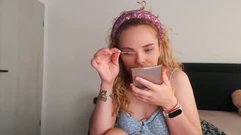 Snapshot of annaevv chatting on June 25, 2026, 5:12 am annaevv online show from June 25, 2026, 5:12 am