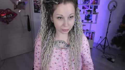 Anna online show from November 9, 2025, 2:10 am